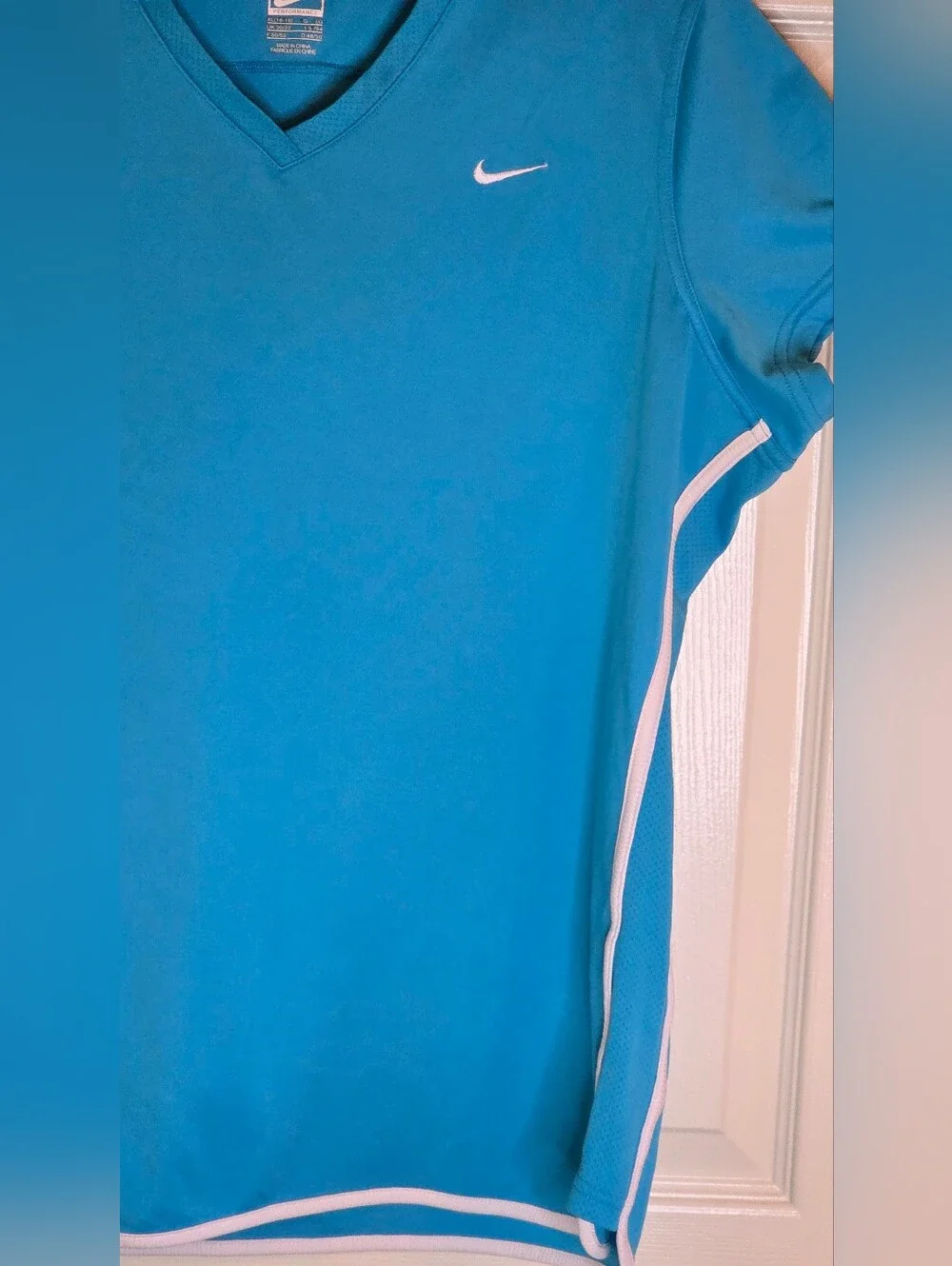 Nike Dry Fit Turquoise Blue V-Neck Athletic Top Short Sleeve White Piping XL